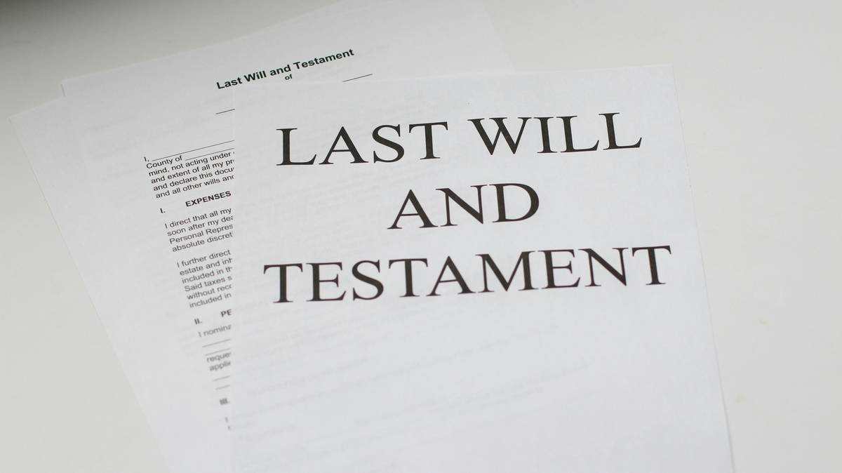 legacy legal planning llc structure diagram showing trust-owned LLC with family beneficiaries